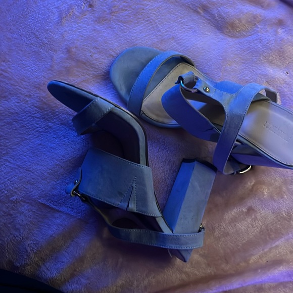 These shoes are from forever 21 they are really comfy - Picture 2 of 3